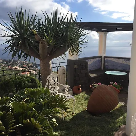 In Mit Garten Und Terrasse Holiday home Canico (Madeira)